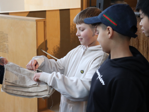 Dem Leinenfaden auf der Spur... Dem Leinenfaden auf der Spur...